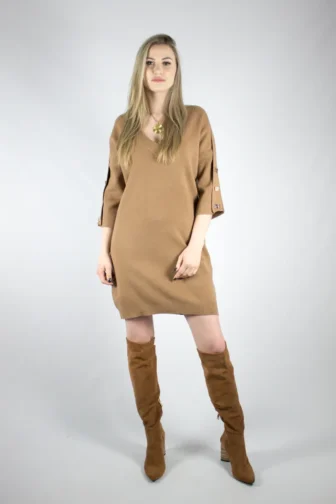 Sweterkowa sukienka camelowa