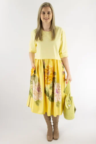 Sukienka punto z satynowym ,kwiatowym dołem żółta